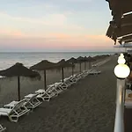 With Private Patio 아파트