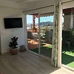 With Private Patio 아파트 *