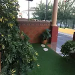 With Private Patio 아파트 푸엔히롤라