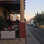 With Private Patio 아파트 푸엔히롤라