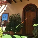 아파트 With Private Patio
