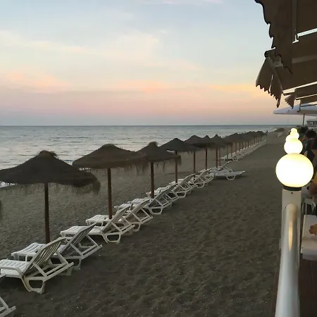 With Private Patio شقة