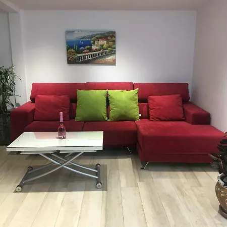 With Private Patio Appartement