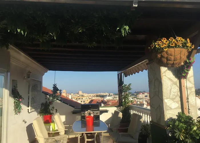 With Private Patio Apartment *