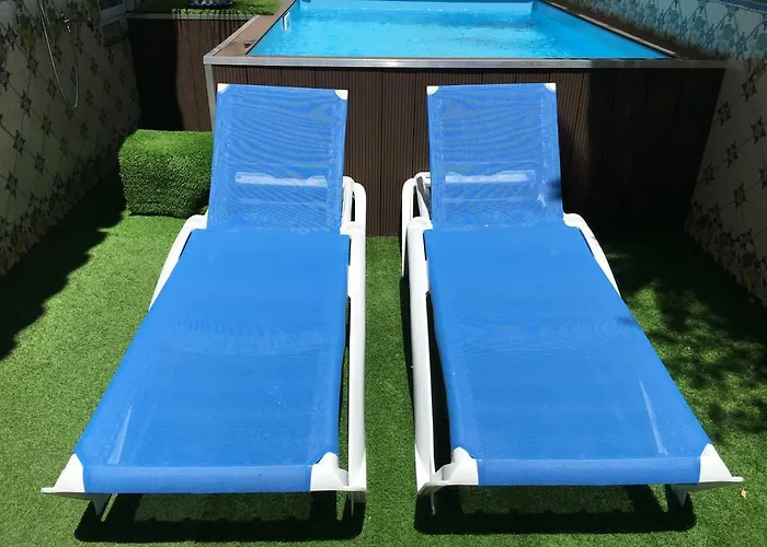 With Private Patio Apartment *