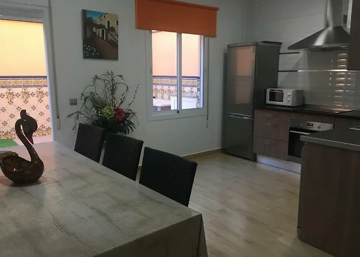 With Private Patio פואנגירולה