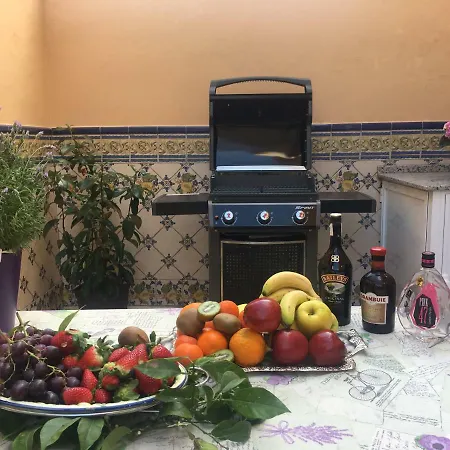 With Private Patio Apartamento *