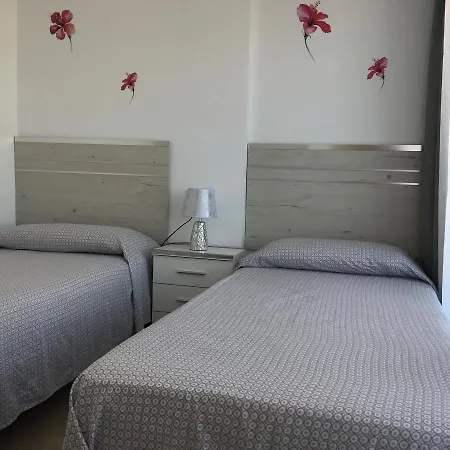 With Private Patio Apartamento